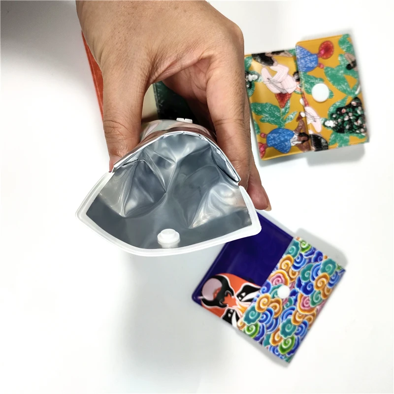 Cheap Blank Style Cremation Pvc Plastic Foil Ash Tray Bag Disposable Eco-Friendly Pocket Ashtray Bag