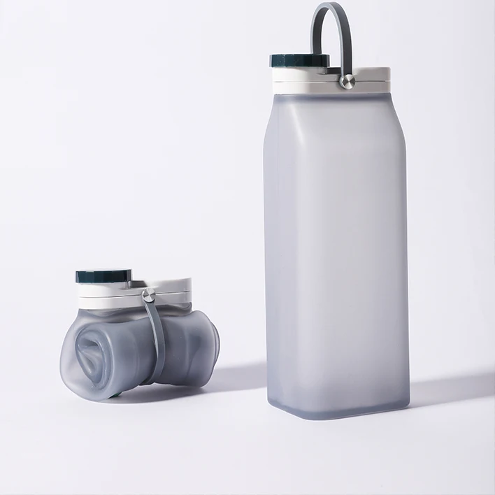 Factory Creative Design Collapsible Water Bottle BPA Free Silicone Soft Hand Feel  Water Bottle Wholesale