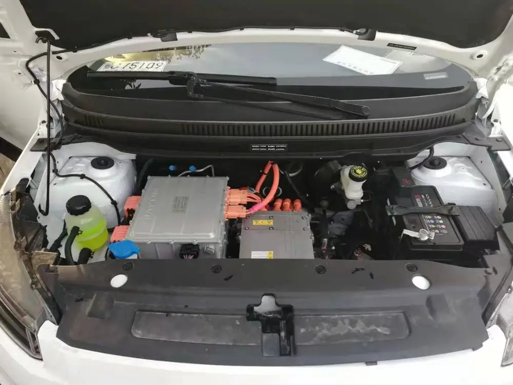  Новинка 5 мест чистый EV AWD электрический седан 4*4 привод Электрический внедорожник