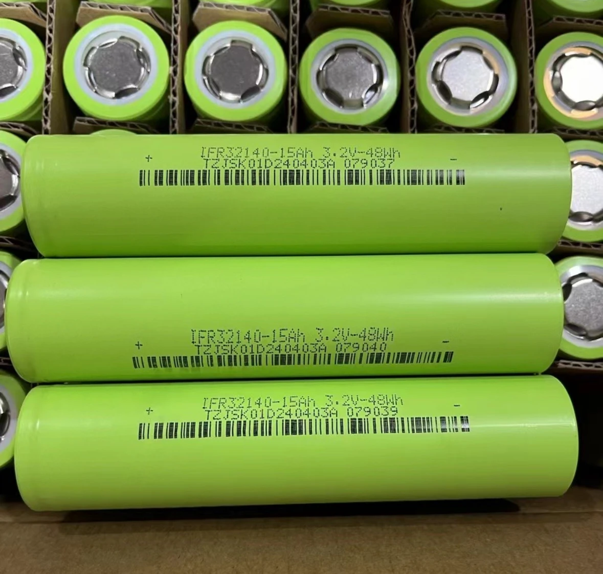 New grade A cylindrical lithium cells 32140 3.2V 15ah low temperature and high temperature power energy storage cell