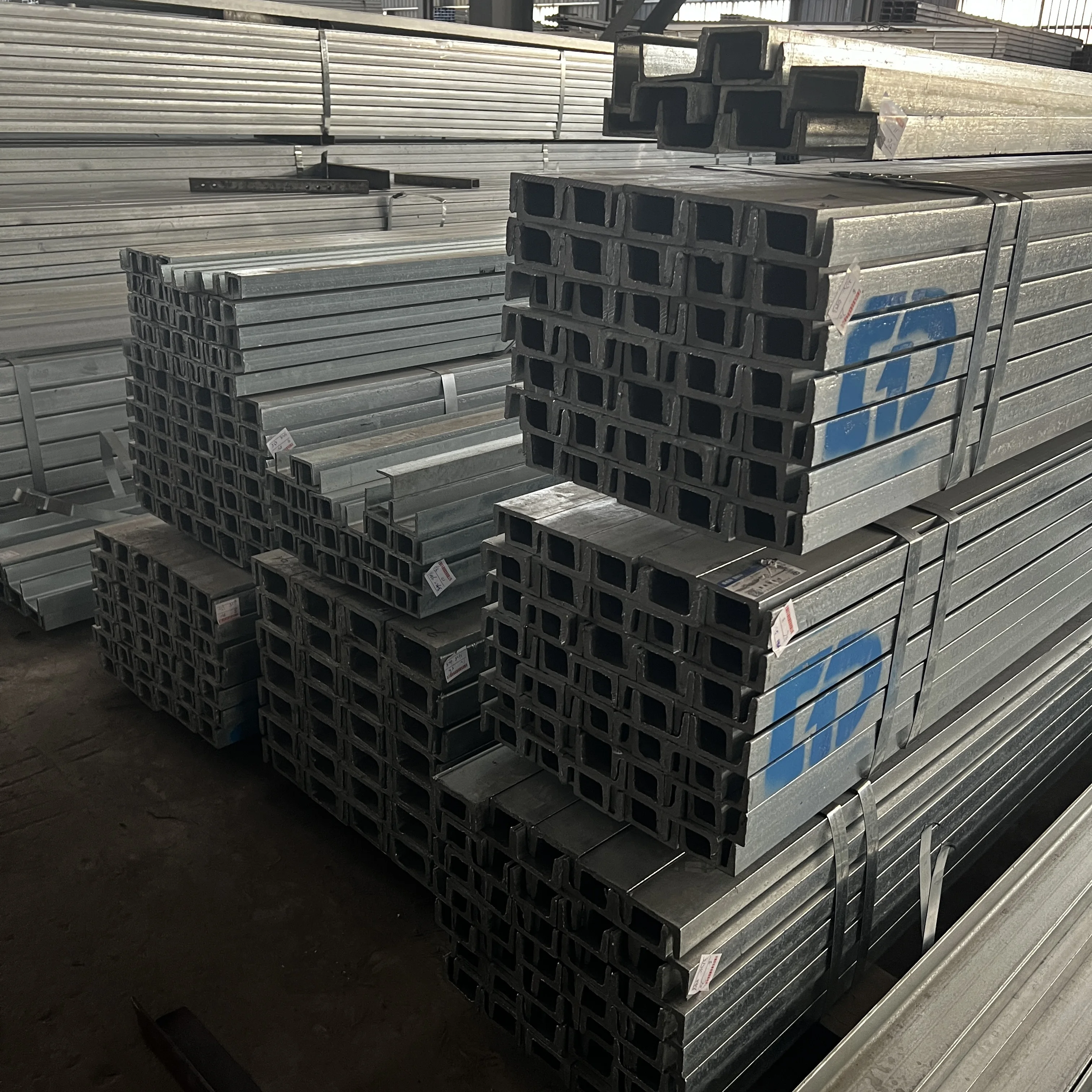Galvanized U Channel Bar ASTM A36 A106 Q235 Q235B Q345 Customized Length Width Kehuan M