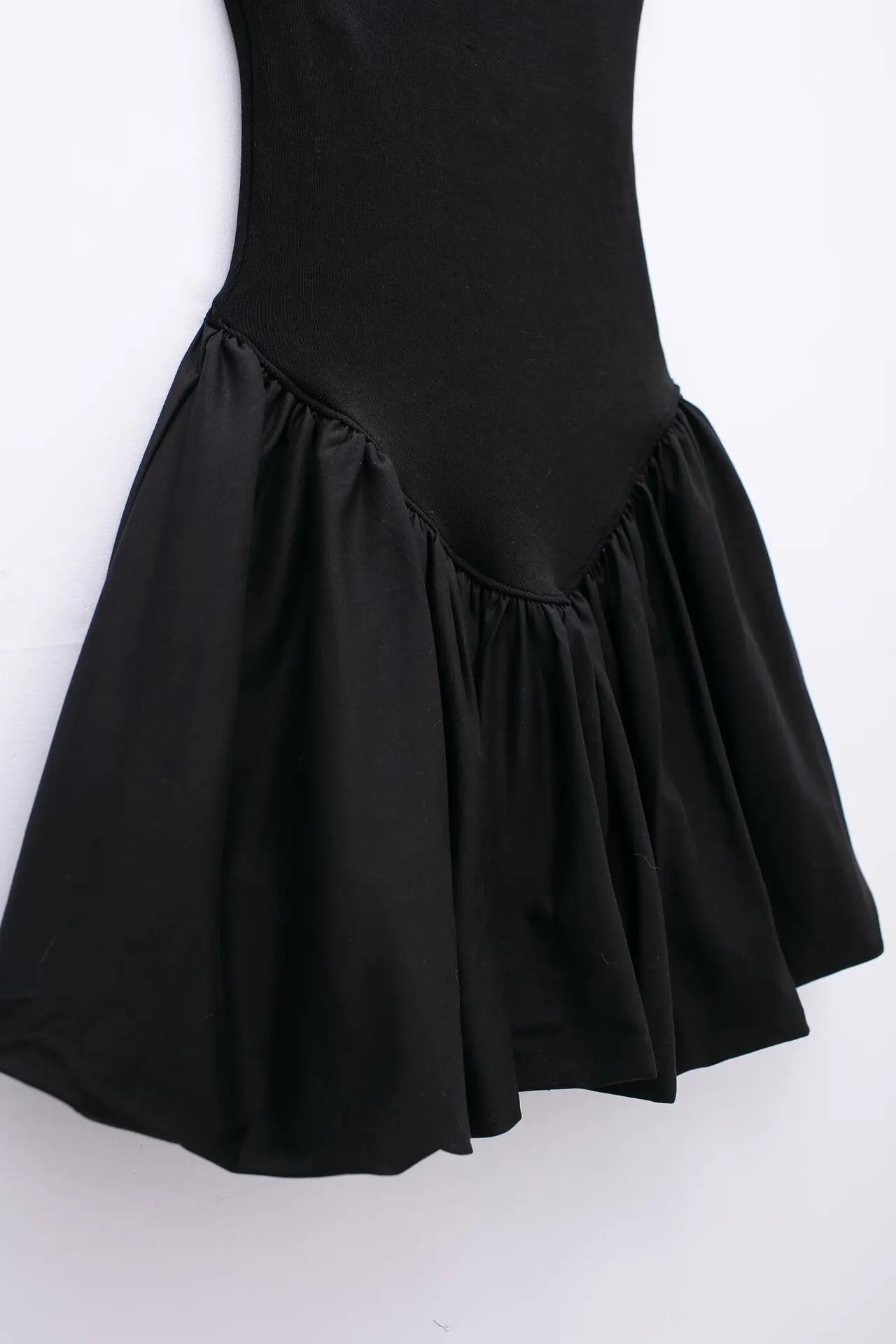 Women Low Neck Sleeveless Slim Waist Dress