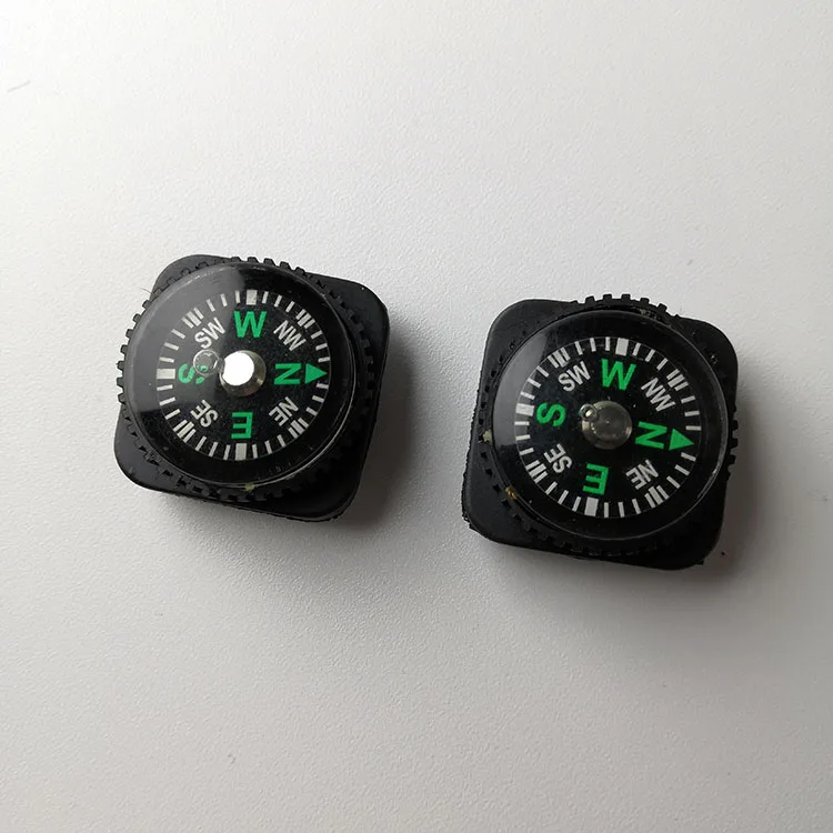 Made in China leather case compass can be worn with a watch less than 2mm wide with an outdoor orienteering compass
