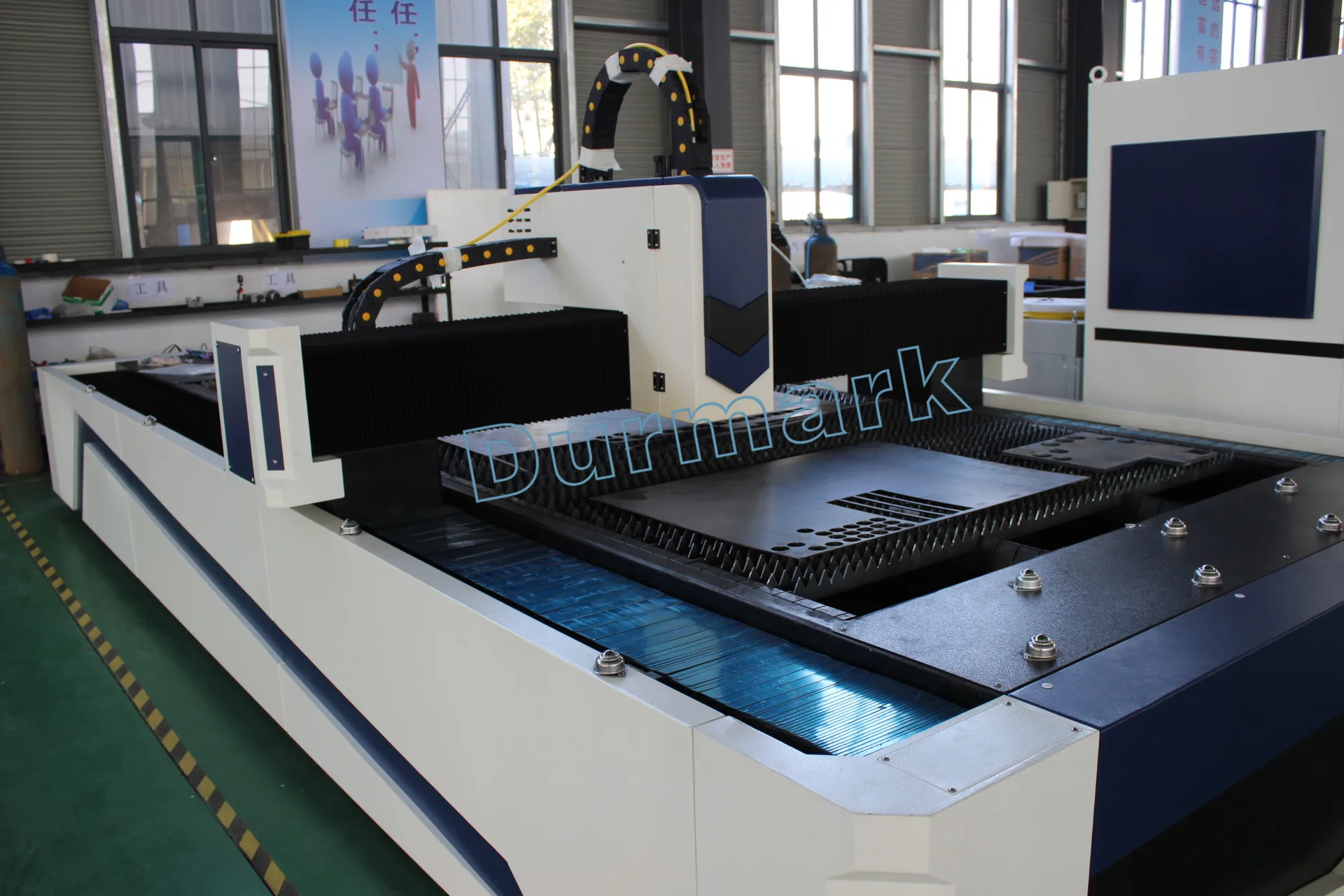 metal tube 1kw cnc fiber laser cutting machine 2000w 3000w