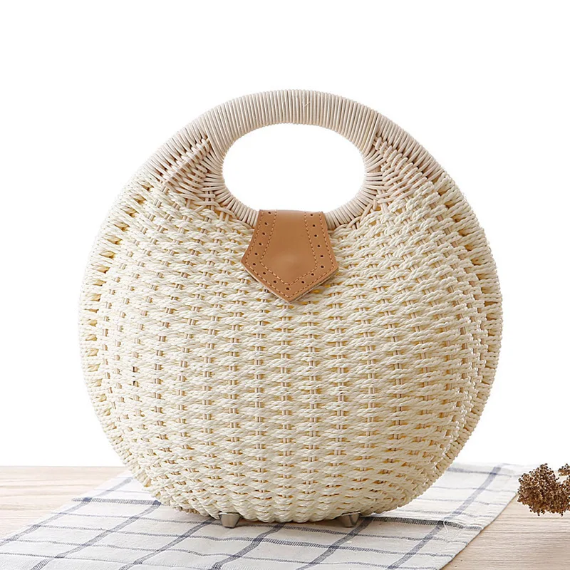 Женская соломенная сумка из ротанга