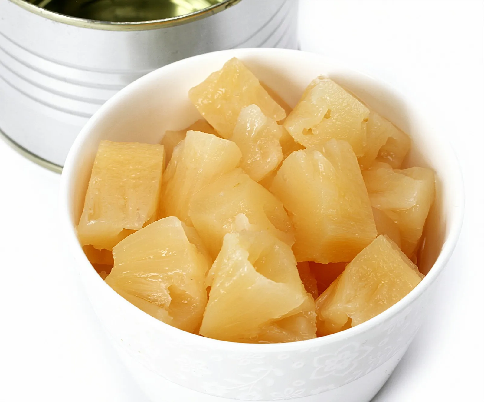 canned pineapple piece fruit syrup pulp