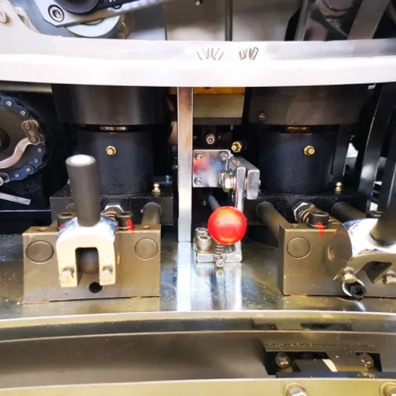 Dxd-300 Automatic Packaging chocolate Machinery Soap Packing Pillow Machine 250b, Chocolate Bar Chips Automatic Packing Machine