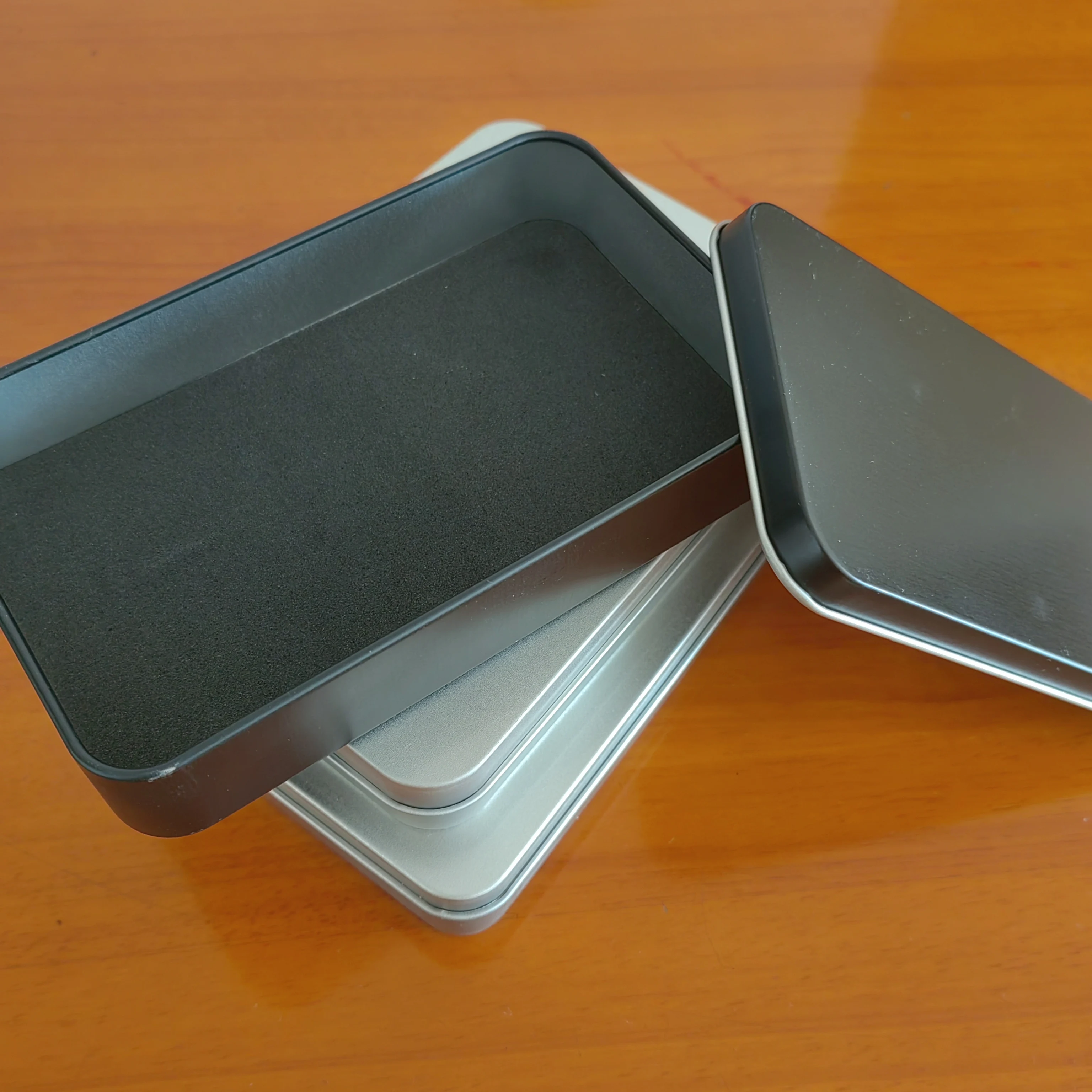 Custom-made Window Iron Box black white pink colorful Rectangular makeup brush Lip Gloss Tin Box