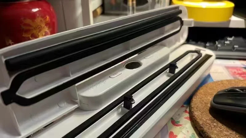 Household Home Automatic Portable Kitchen Sealing Packaging Food Saver Vacuum Sealer Machine