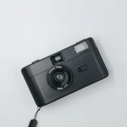 Многоразовая пленочная камера 35 мм без фокуса, многоразовая, со встроенной вспышкой, простая в использовании