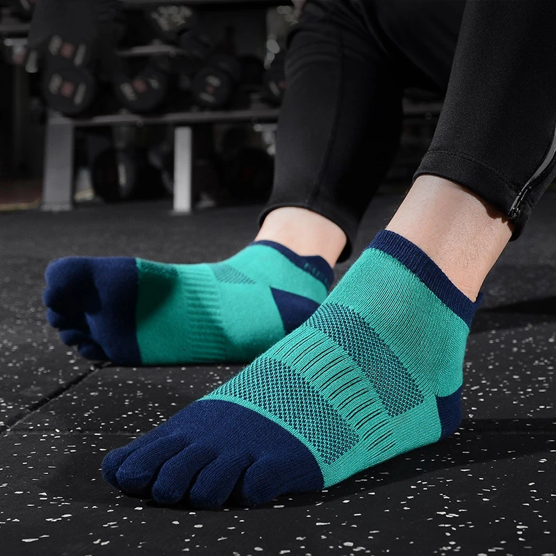 Cotton breathable and sweat-absorbing five-finger socks for men and men