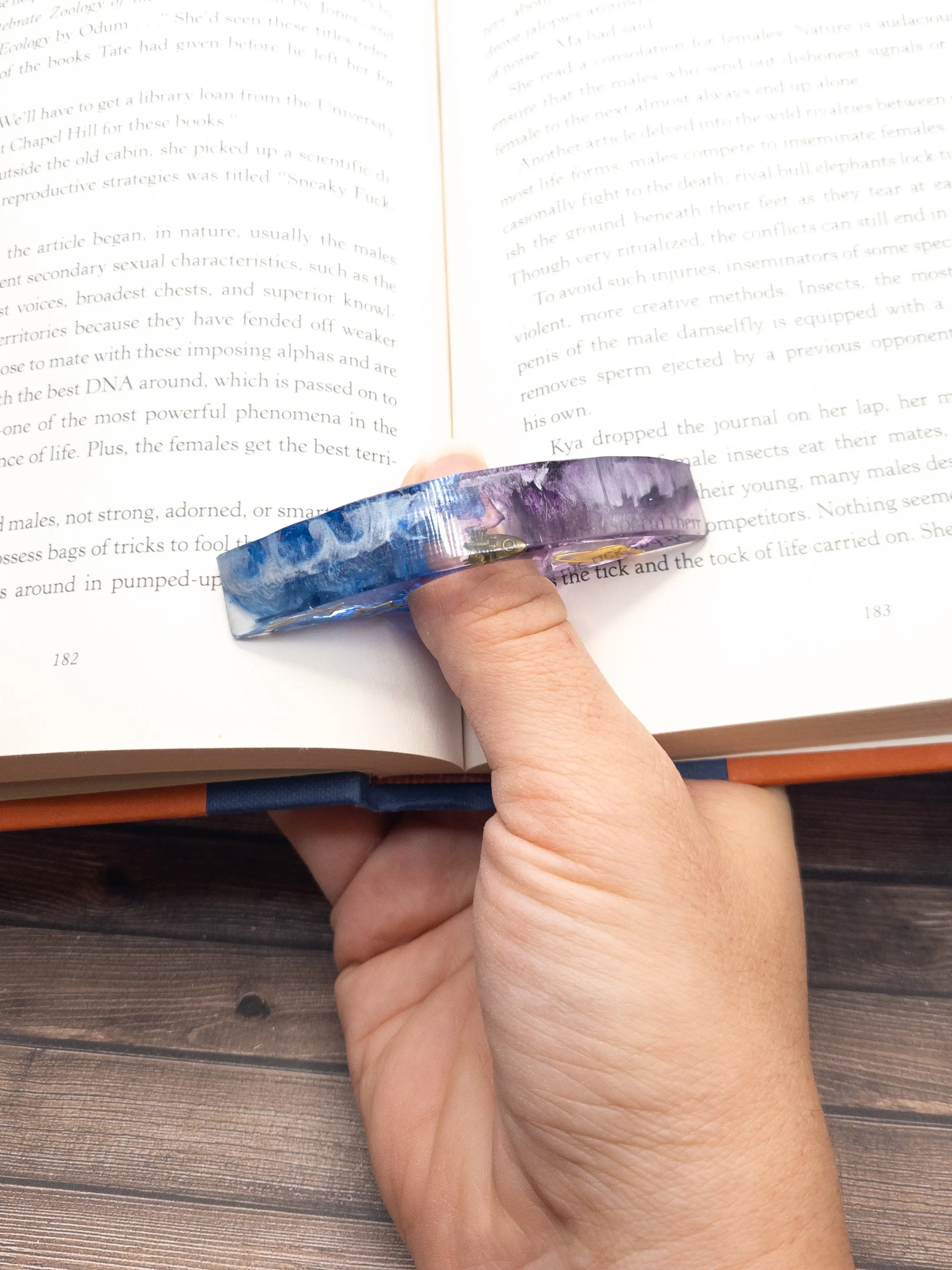 Space Moon Star Resin Book Press Thumb Page Holder Reader Gift Bookmark Reading Aid Gift
