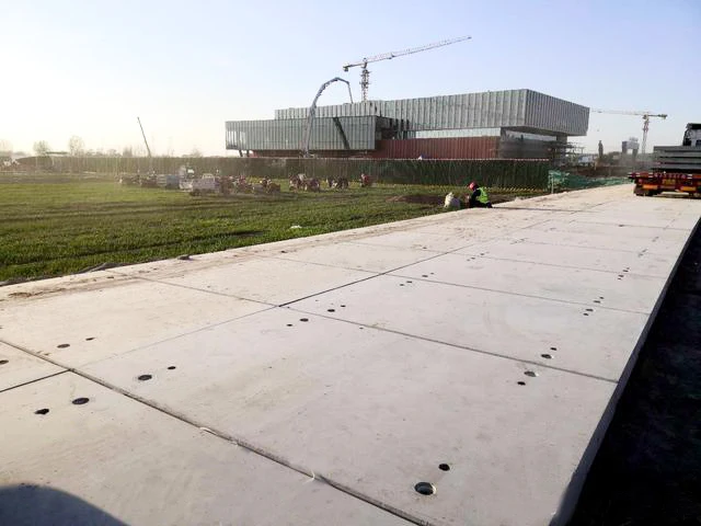 Cement prefabricated road slab steel molds are precision and customized