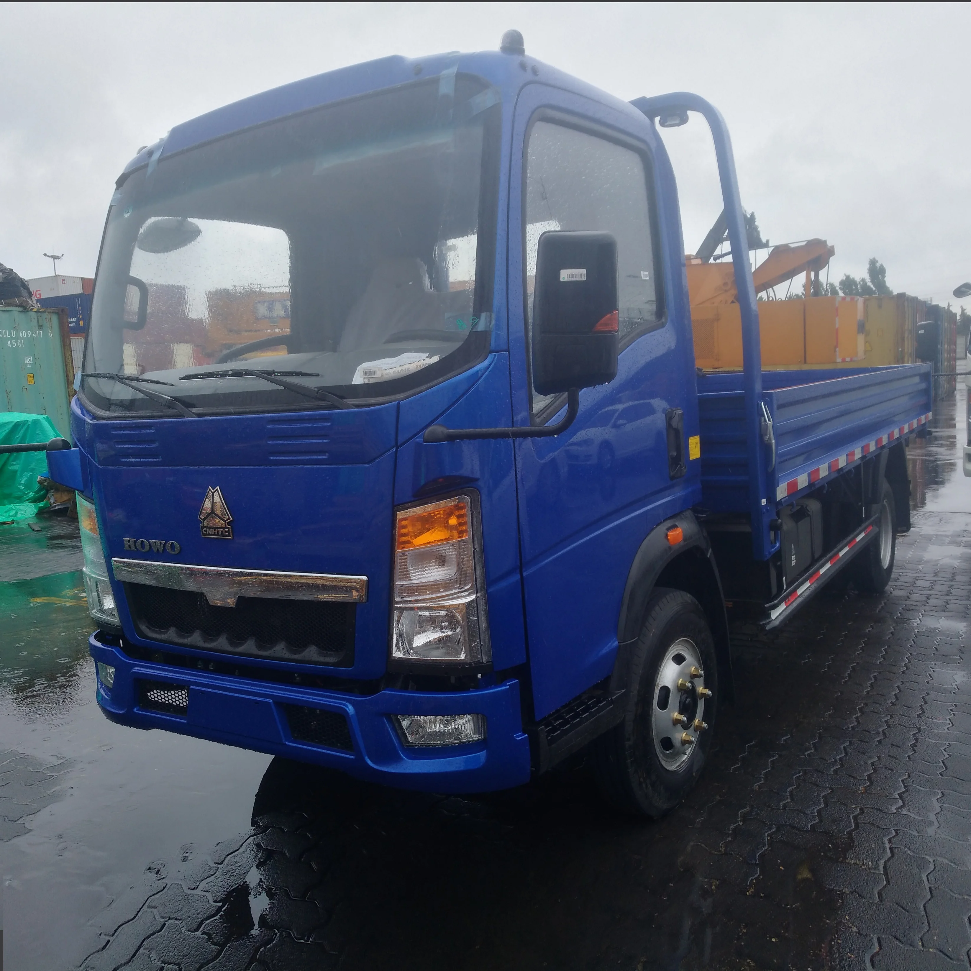 SINOTRUK Mini Truck HOWO 4x4 LHD 5 Tons Light Dump Truck for Sale