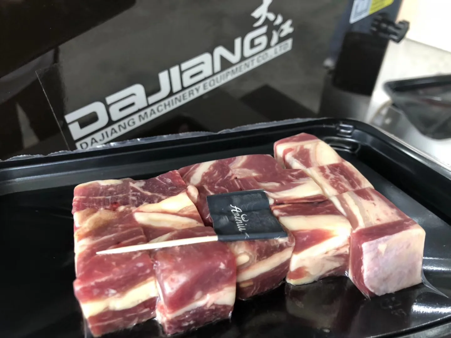 VS-650 DAJIANG Automatic Fruit Meat Rice Food Skin Packing Sealer Machines Thermo Forming Vacuum Packaging Machine 3 Months Wood