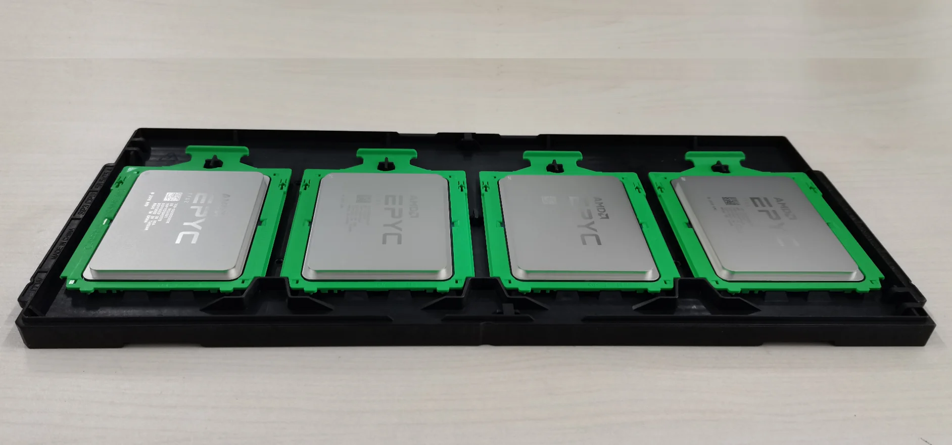 Процессор EPYC 7272 2 9 ГГц (100-000000079) до 3 64 Мб SP3 12 ядер 24