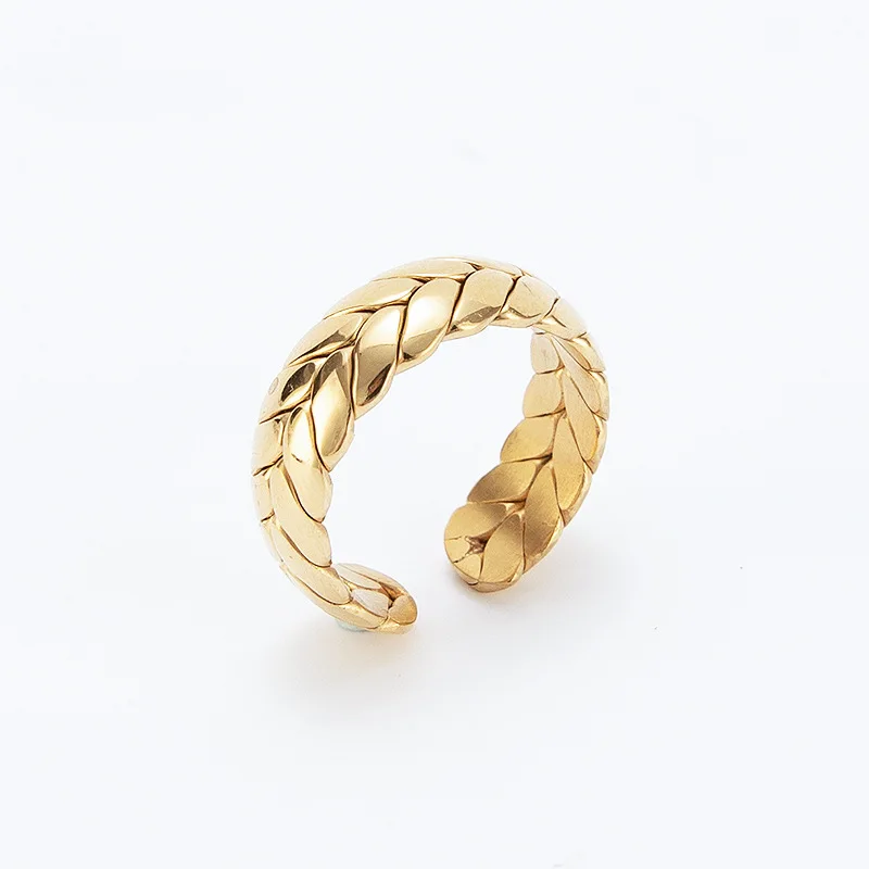 2021 hot selling minimalist jewelry mens ring pure color simple wheat stainless steel wedding ring couple