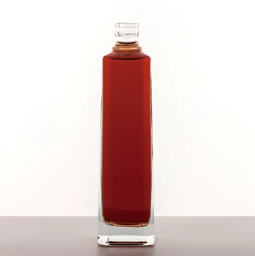 Custom Engraved Empty Spirits Xo Brand Alcohol Whisky 750ml Vodka Glass Bottle for Liquor