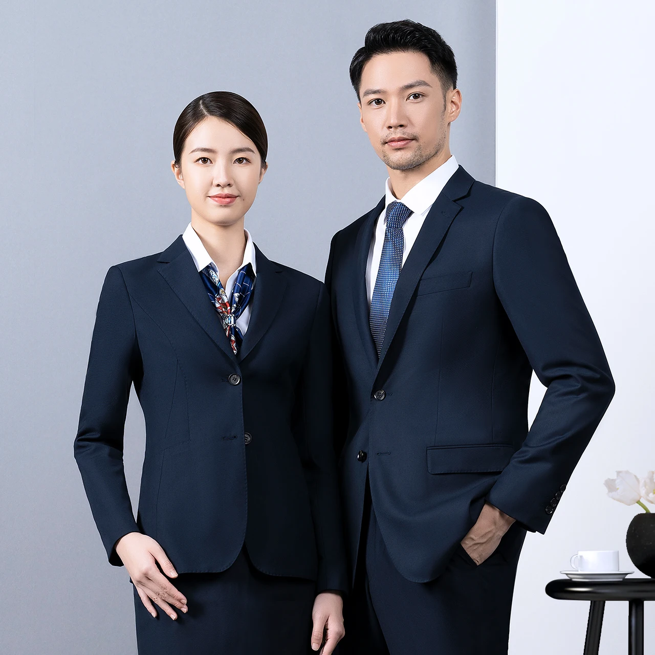 2024 High Quality Weddings men suits tuxedo Navy blue blazer classic jackets pants two pieces slim fit formal suit for men