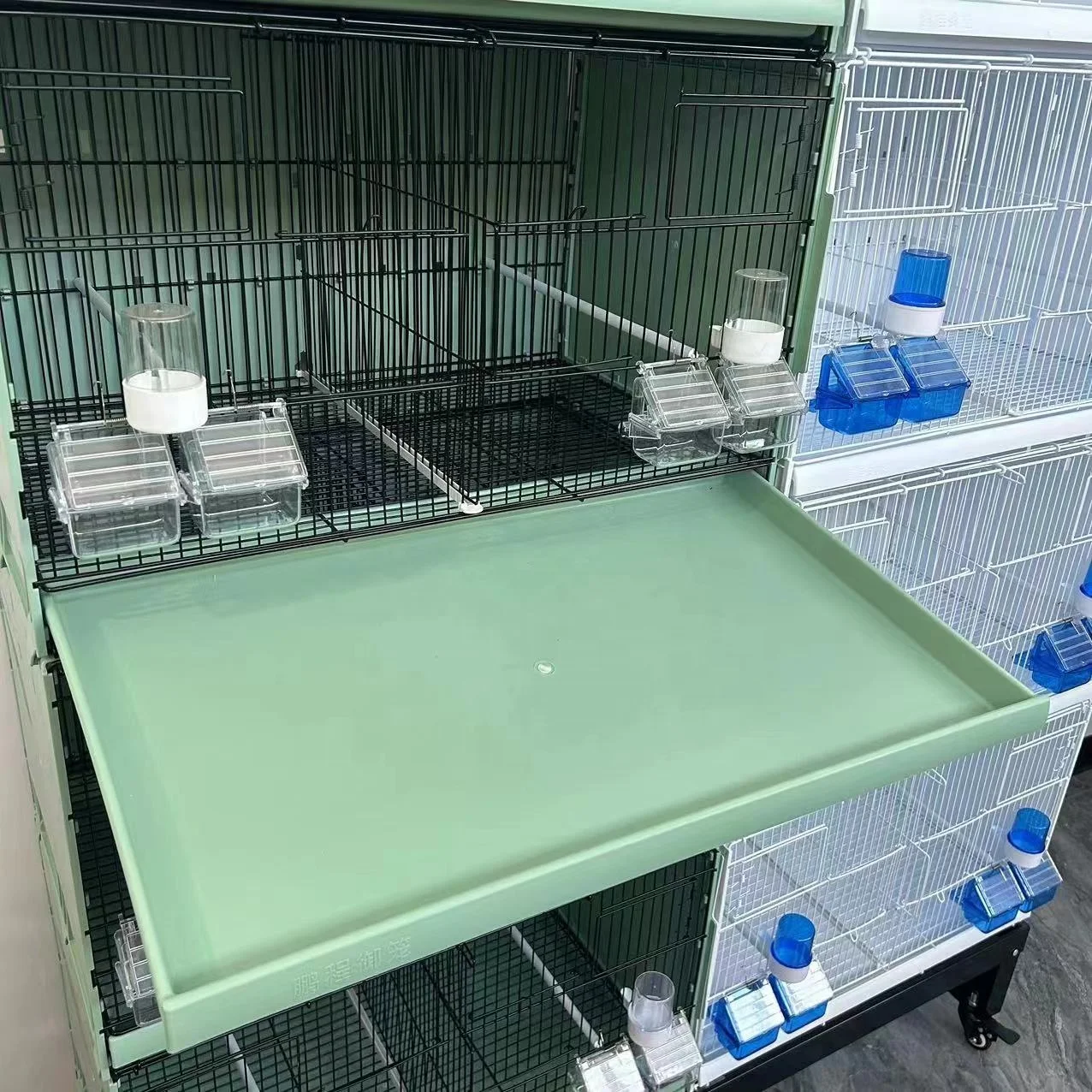 White/Green  60*32*38cm Metal Wire Foldable Bird Cages Parakeets And Other Birds Parrot Breeding Cages Flight Cage With Perches