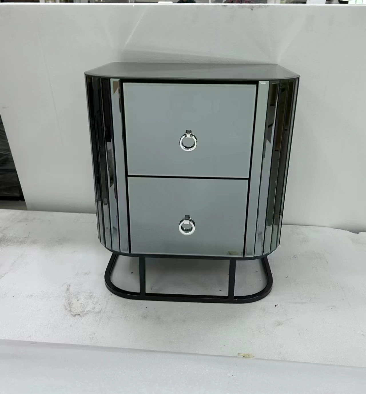 Quality  Champagne Silver Modern Furniture Metal Base Nightstand With 2 Drawers mirrored bedside table