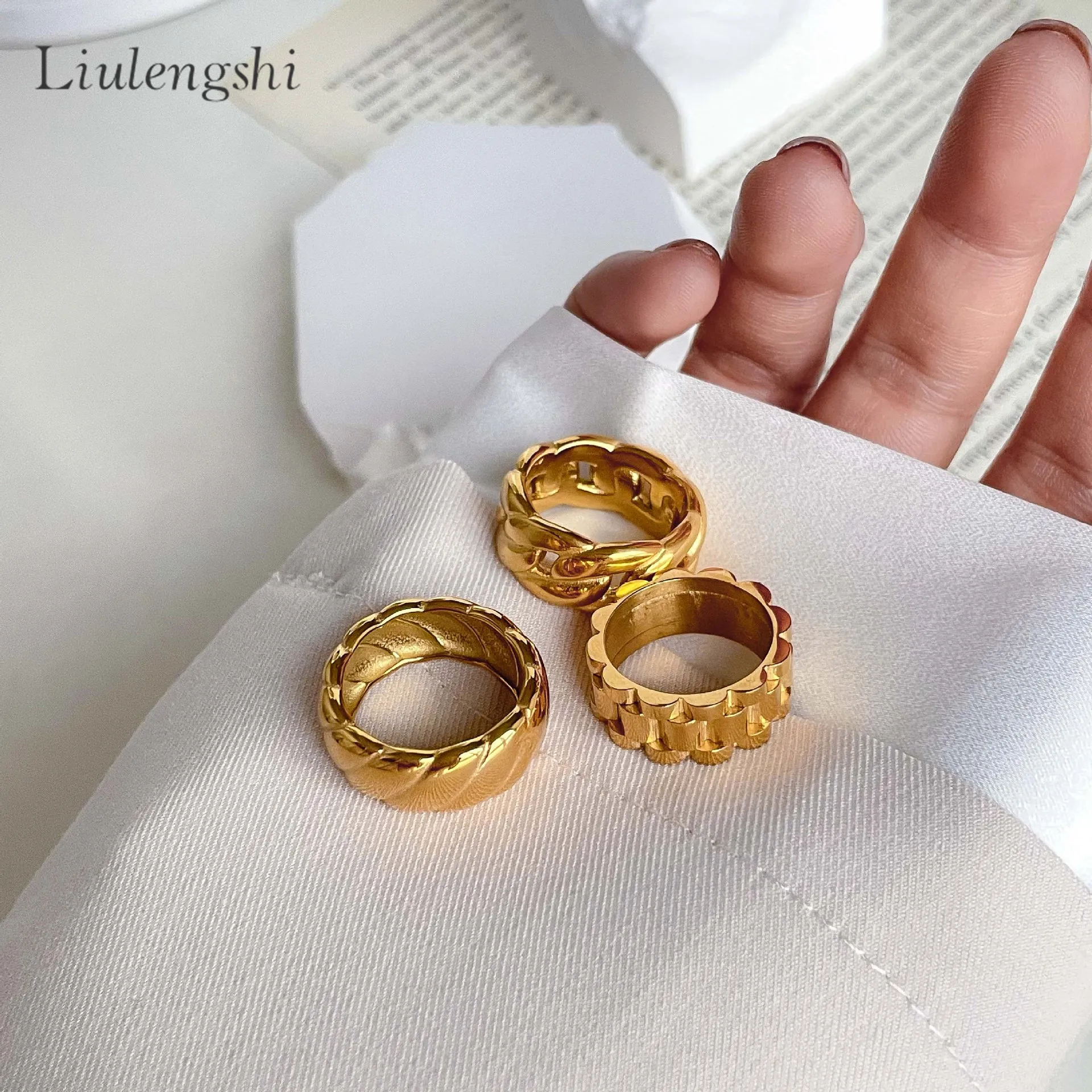 New Fashion Watchband Watch Band Stripe Chunky Gold Rings Twisted Wide Bold Cuban Link Chunky Chain Rings Stainless Steel