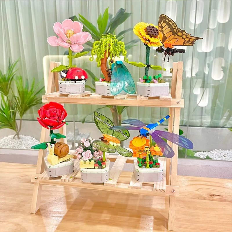 Trending Items 2024 Floral Bouquet Brick Decoration Toy DIY Plastic Ornaments Flowers Building Blocks With Insect