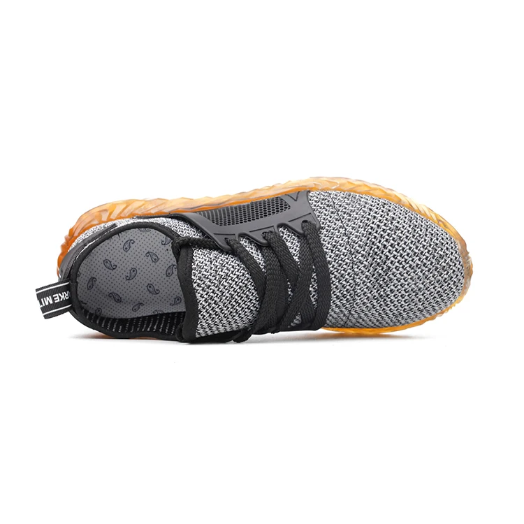 Anti-slip rubber-soled light gray unisex lightweight, comfortable and wear-resistant mesh cloth anti-smashing and anti-piercing