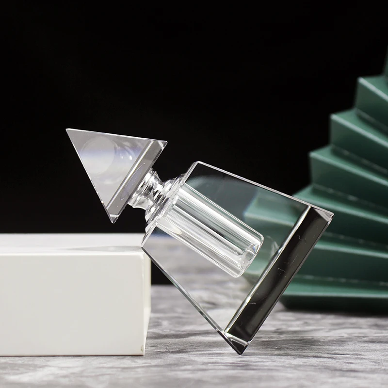 Clear K9 Crystal Refillable Empty Pyramid Shaped Perfumes Bottle Essential Oil bottles
