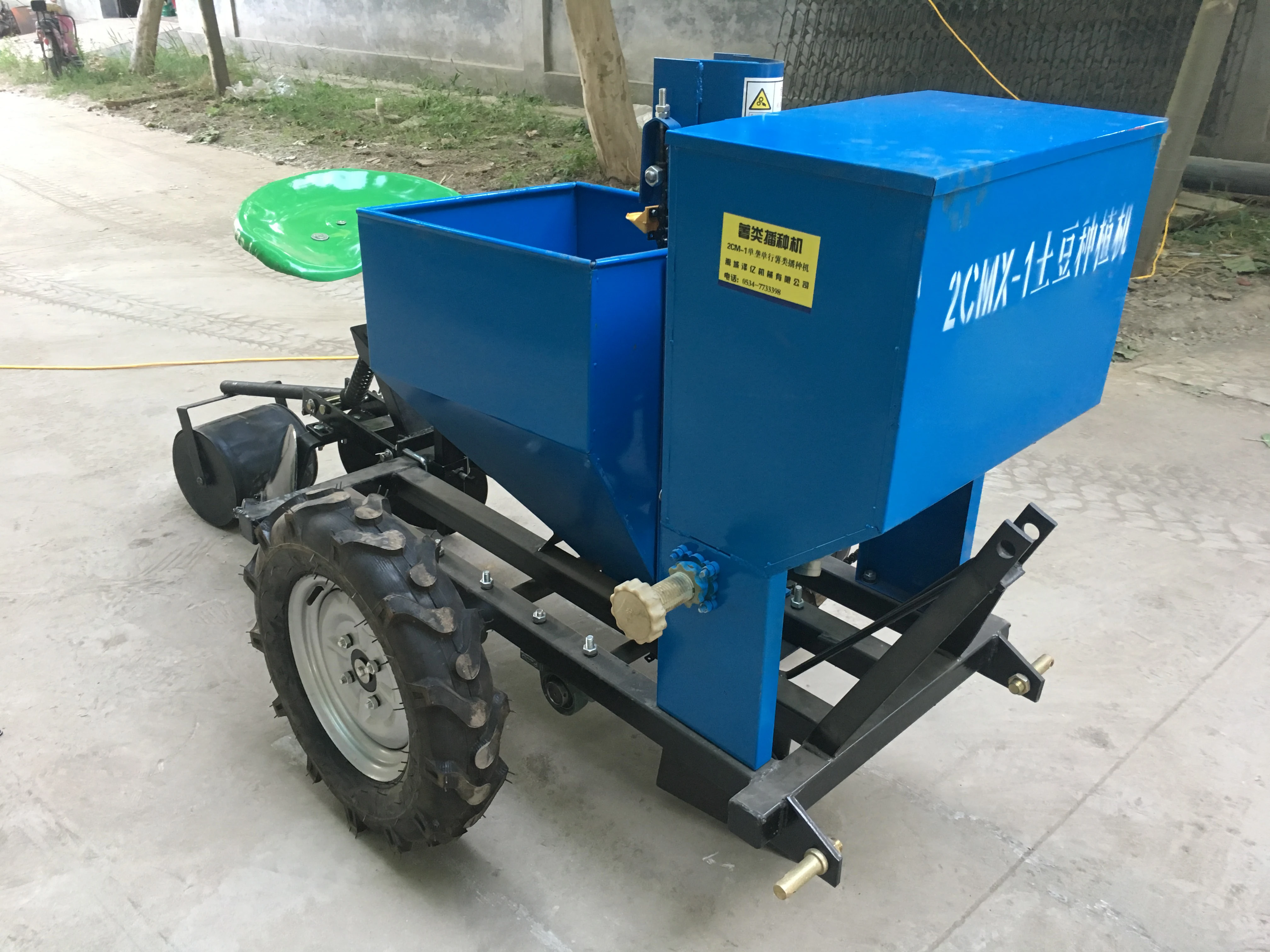 tractor 3 point mounted potato planter with fertilizer function