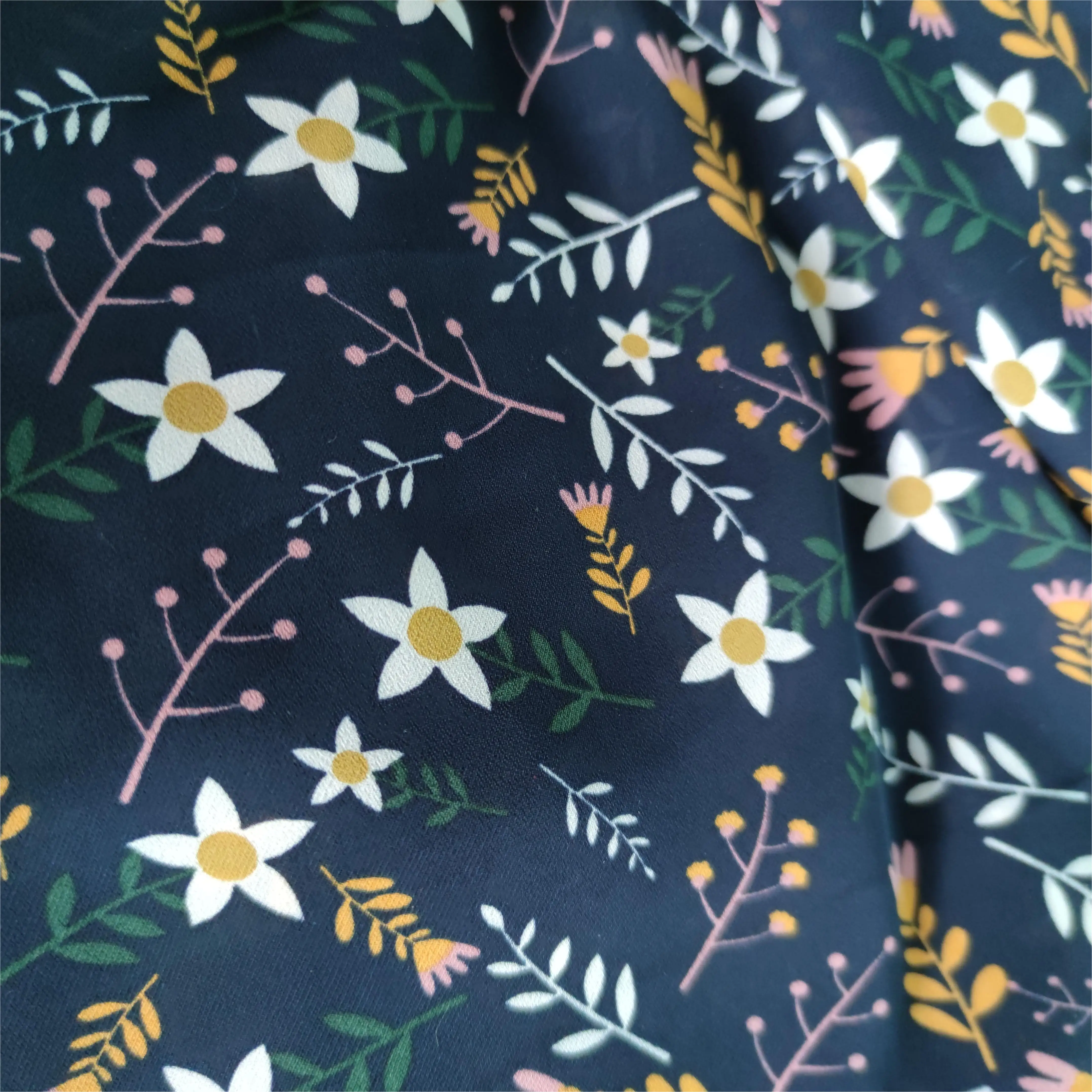 Подгонянная Высококачественная дышащая шифоновая цветная печатная пляжная юбка ткань