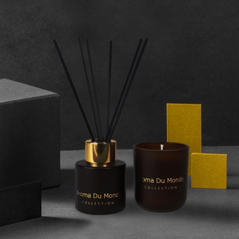 Wholesale Luxury Custom Gift Set Glass Bottle Essential Oil Scented candle diffuser gift set with glass candle jar