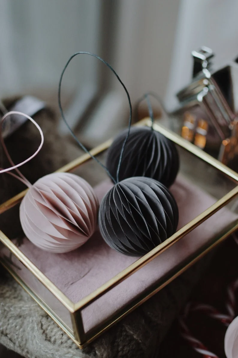 Popular Window Display decoration Paper Ornaments Christmas tree decoration for Home Christmas Paper baubles Easter Egg