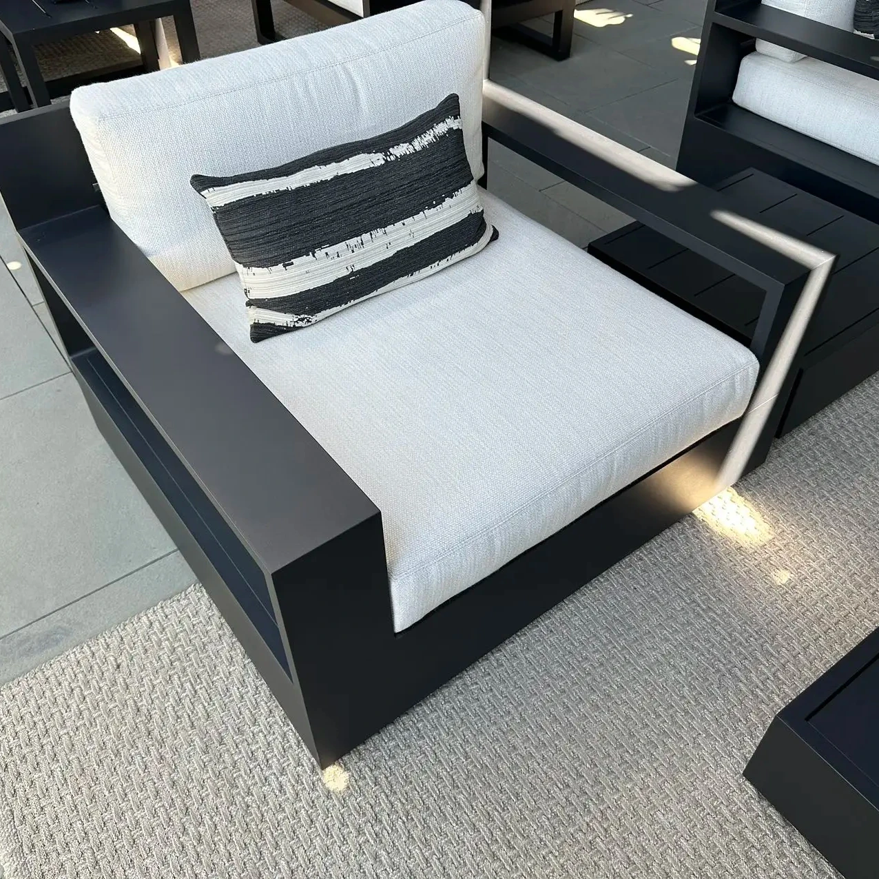 2024 Modern  customized  luxury aluminum  Frame Garden Patio Outdoor Couch and Sectional Sofa