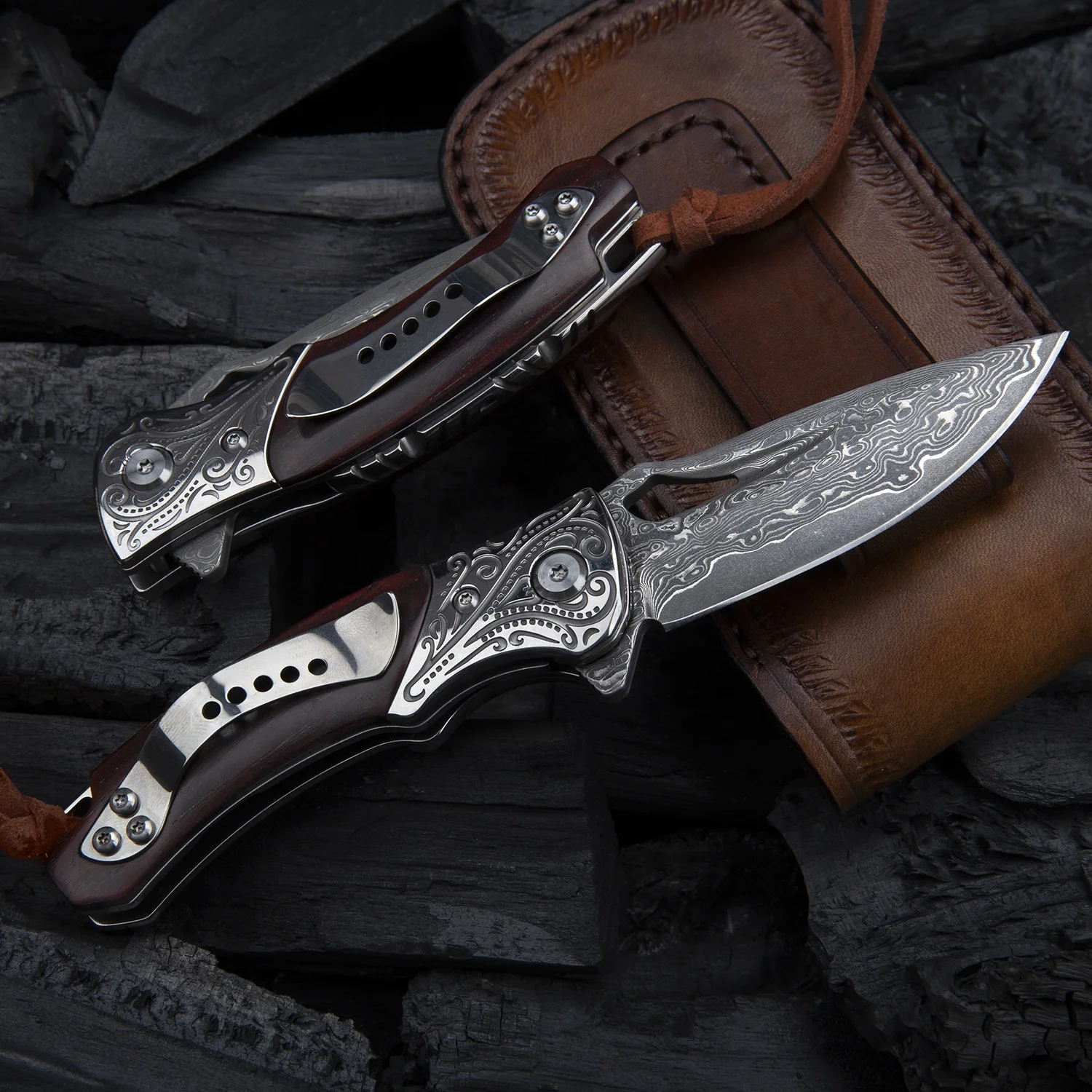 Handmade Outdoor Survival Hunting Leather Sheath EDC Knives Rosewood Damascus Steel Folding Pocket Knife with Clip