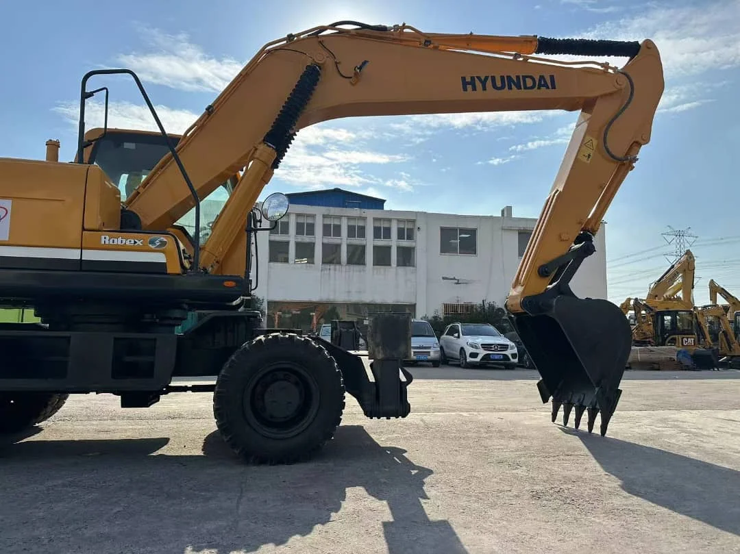 Korea Original Used Hyundai R210W-9 Crawler Excavator with Low Price High Quality in Stock for sale Good Engine Pump Year 2023