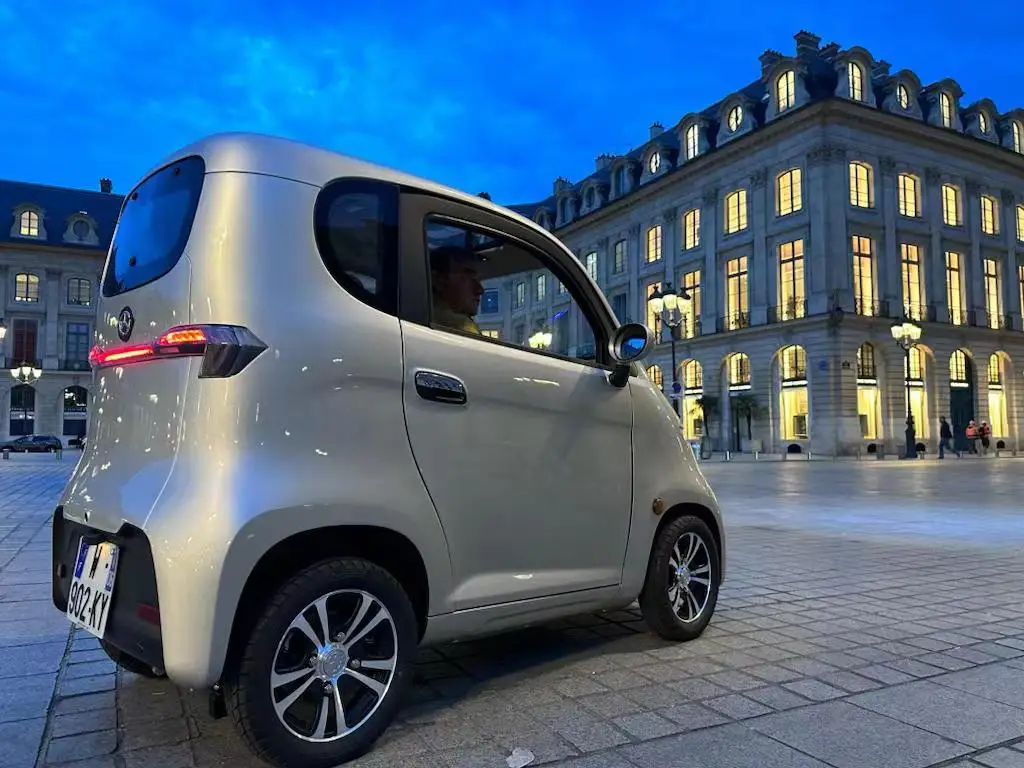 German Quality top cabin scooter electric 45 km/h EEC COC 2000w 72v 60v electric car for kids and adults