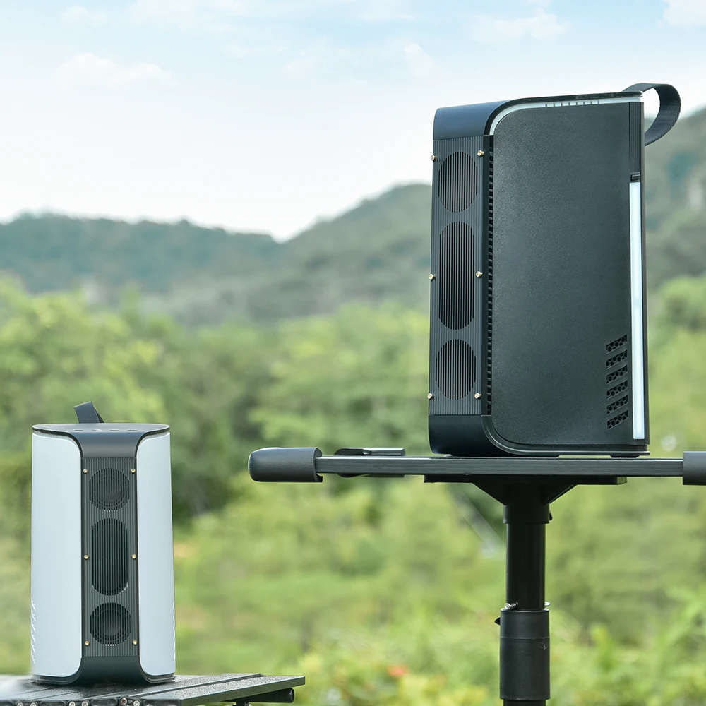 500Wh portable solar power system with solar panel charged by sunlight or wall outlet SKA700T sungzu