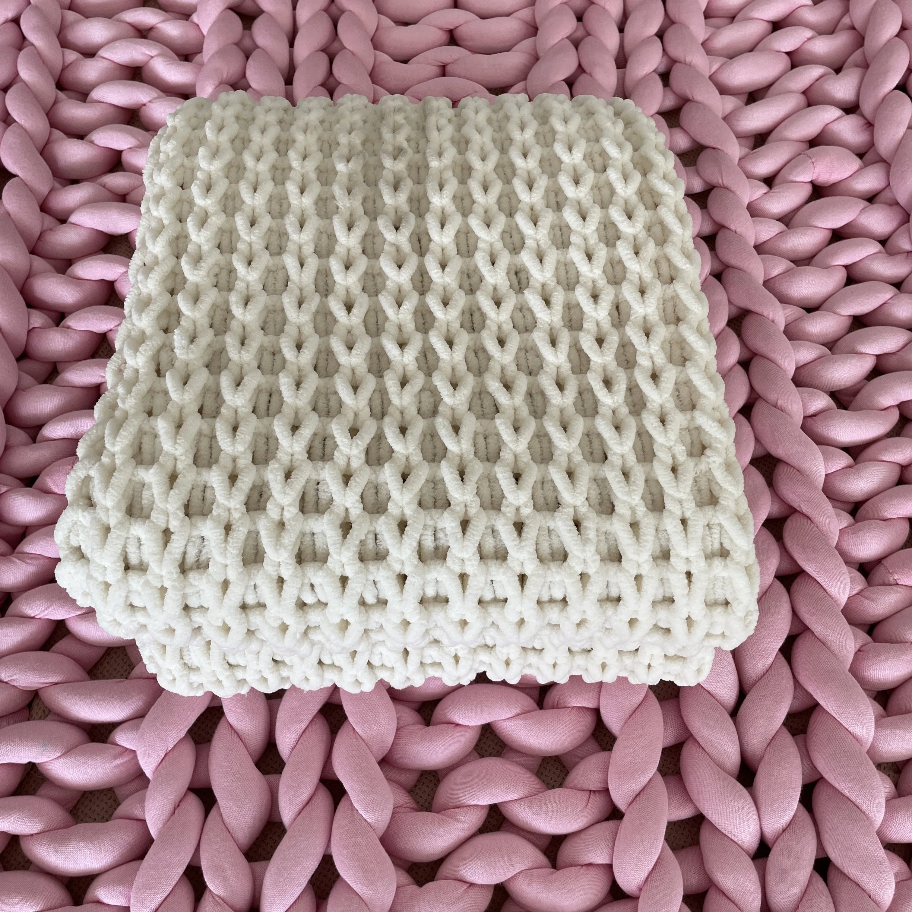 
Cozy Crochet Washable and No Shedding Soft Chunky Knit Blanket Chenille 