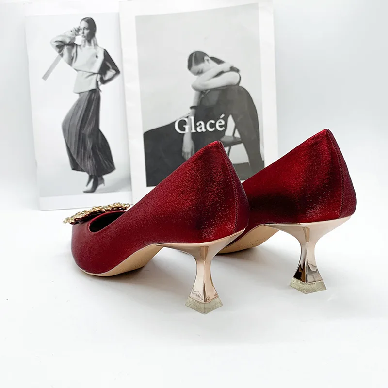 latest design Women pointed low heel dress high heels luxurious Satin Pearl Rhinestone Bridal Wedding Shoes 6cm pumps for ladies