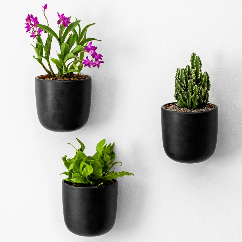 Easy Mounting Wall Planter Elegant Design Wall Decoration for Indoors Balcony and Garden Ceramic Hanging Plant Pots