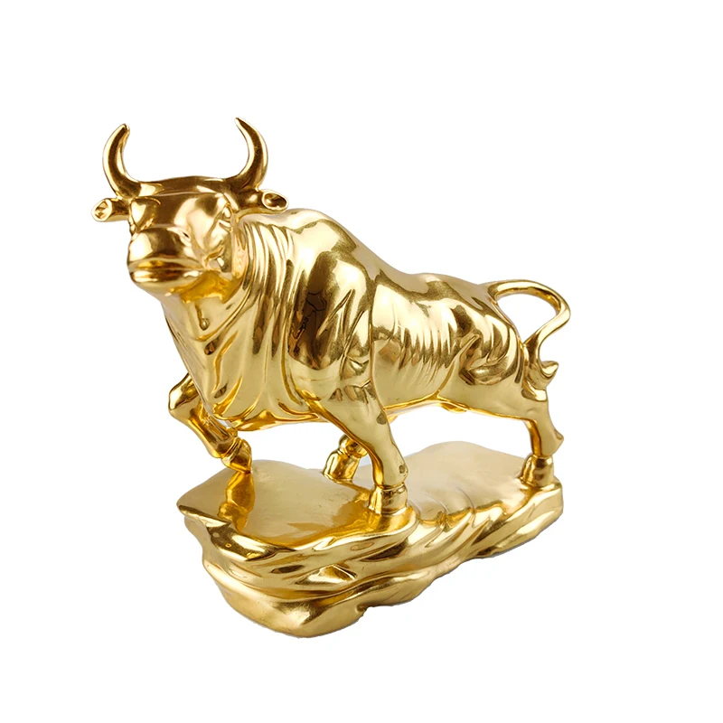 Factory custom design Chinese traditional home decoration gold color brass bull luxury animal ornaments