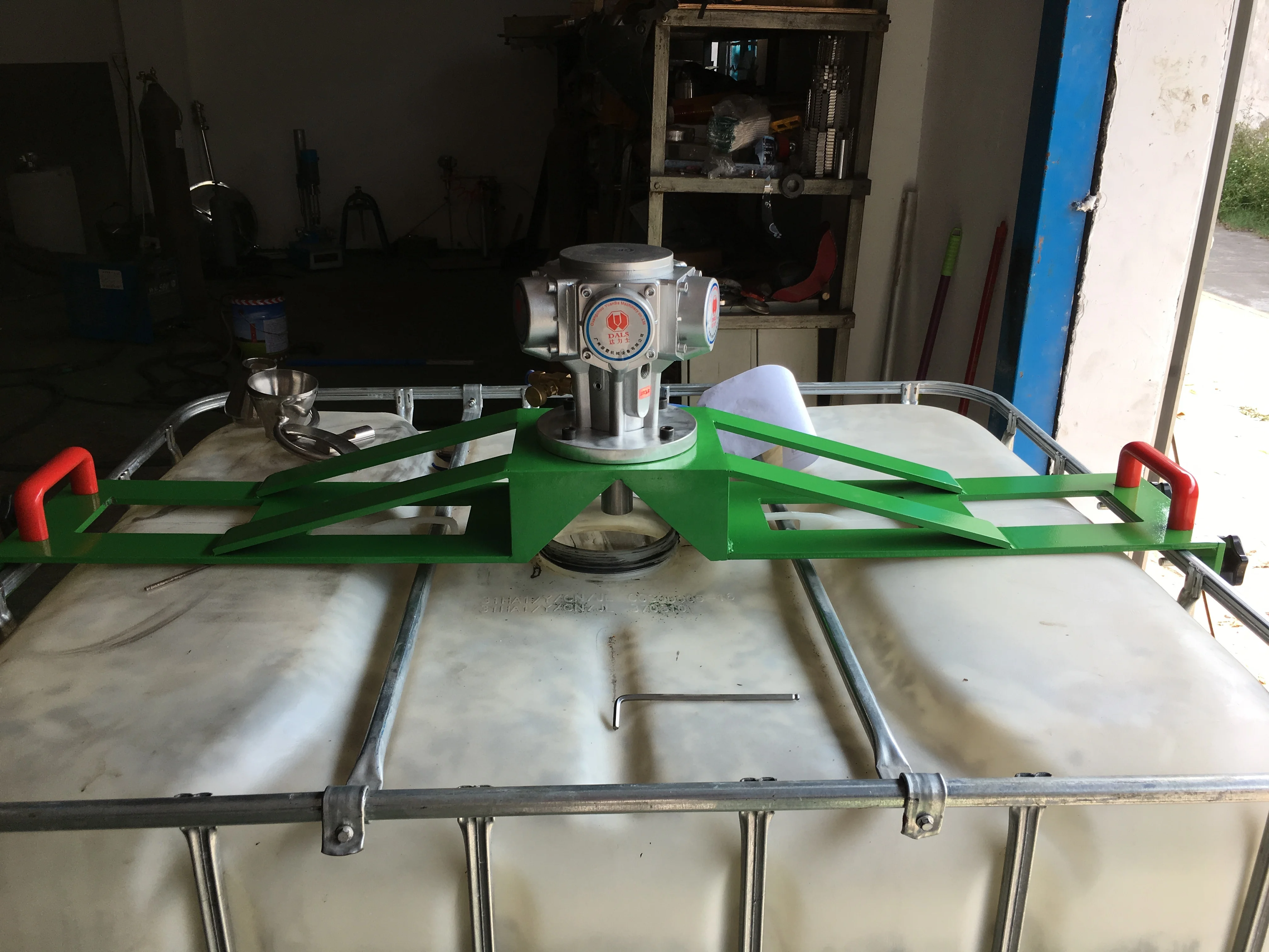 high quality IBC agitator mixer horizontal IBC tank mixer 1000l ibc tote tank