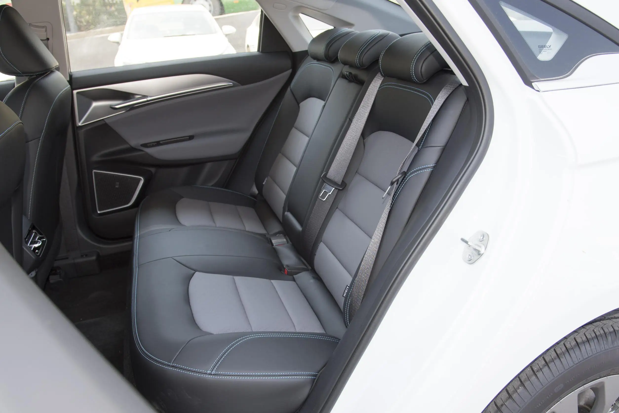 Geely Geometry G6 New 2024 High Quality New Energy Cars  High Speed Long Endurance Electric Vehicle