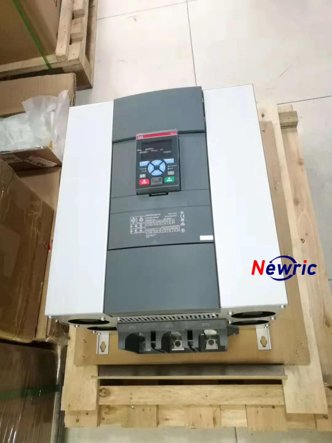  Оригинальные фирменные PSTX серии Устройство плавного пуска двигателя PSTX142-600-70 PSTX37-600-70 PSTX470-600-70 PSTX60-600-70 устройств по хорошей