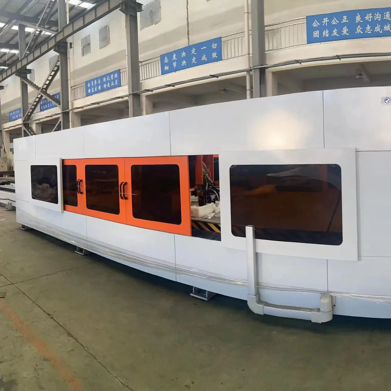 Qingdao Xiang звезда двойная головка солнечная панель лазерная сварочная машина Заводское производство