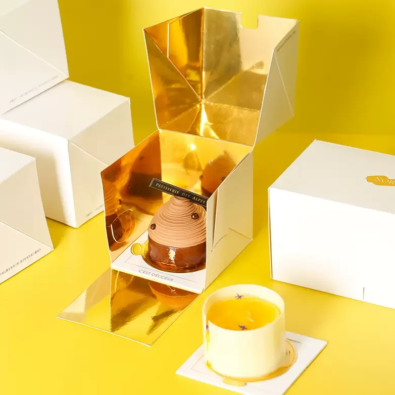 Luxury Gold stamping Dessert Box Set Cake Food Grade Paper Ice Pack Partition Mousse Cut Cake