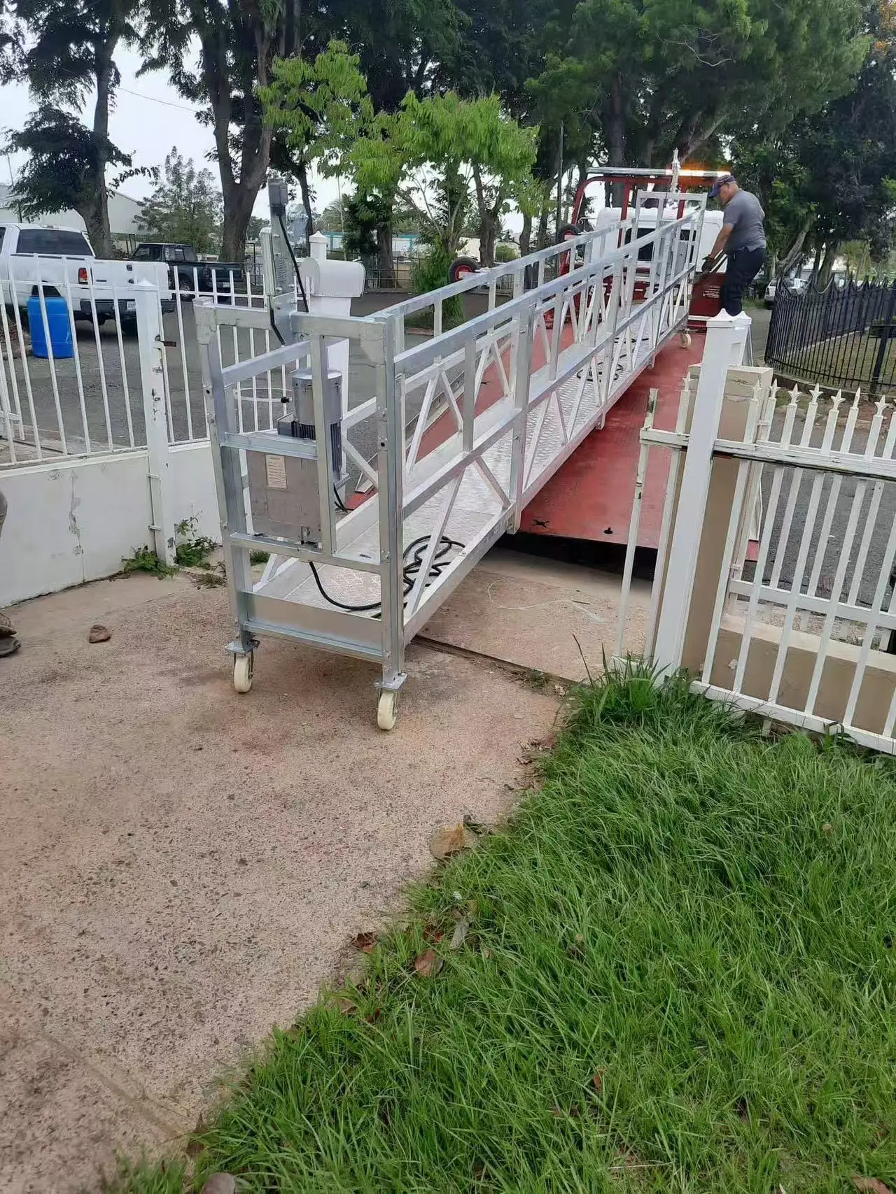 Height adjustable electric hanging cradle lift high building facaded machine suspension platform