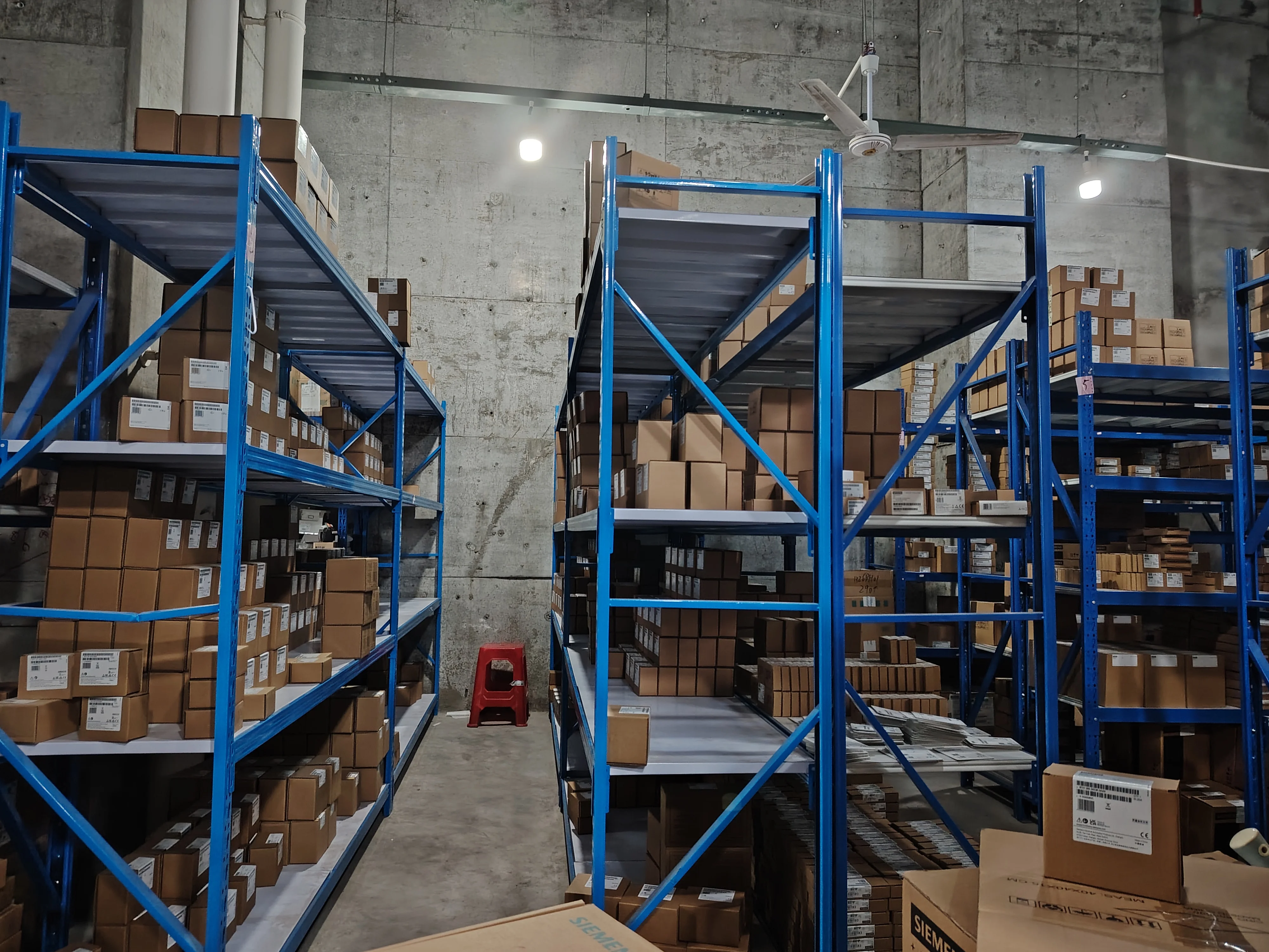 New Original SIEMENS SINAMICS Frequency Converter 6SL3210-5BE13-7UV0 6SL3210-5BE15-5UV0