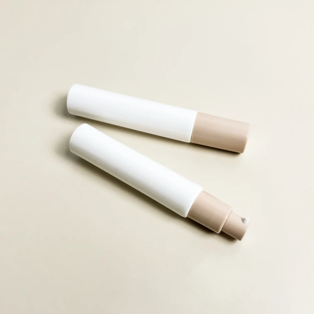 High Quality PE Airless Bottle with Aluminum Pump, Used for Cosmetic Packaging Tube of Skin Care Facial Essence Liquid